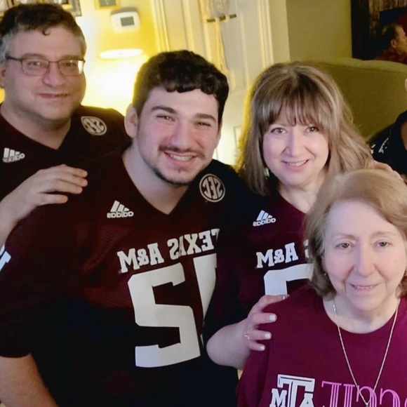 Meet your Posher, Claudia - Picture 5 of 16